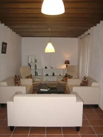 Casa En Pueblo De Montes De Málaga A 15km De Playa *